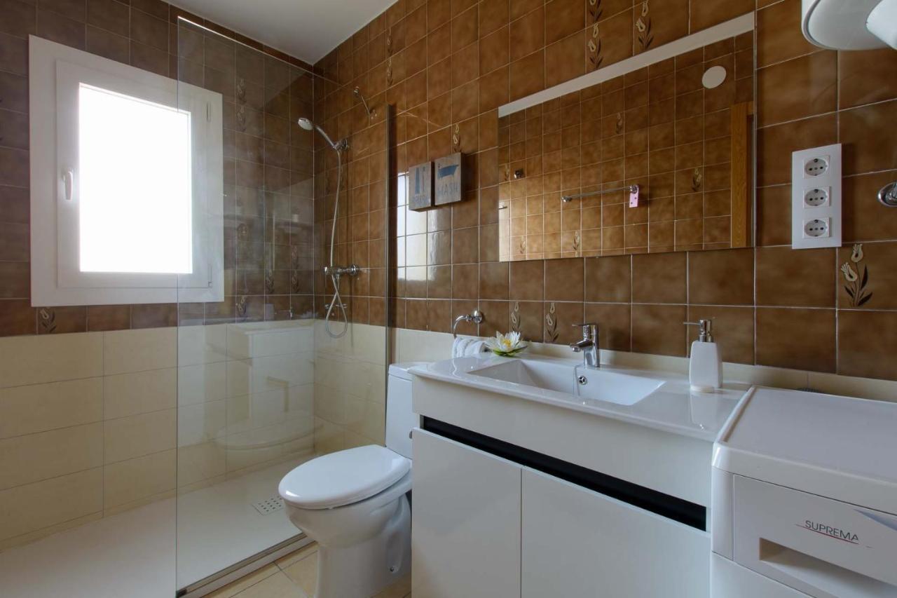 Apartaments La Pertusa 2O Corca  Екстериор снимка