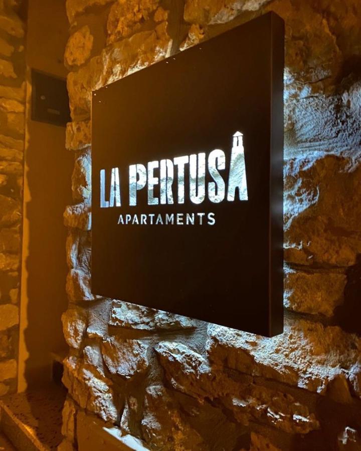 Apartaments La Pertusa 2O Corca  Екстериор снимка