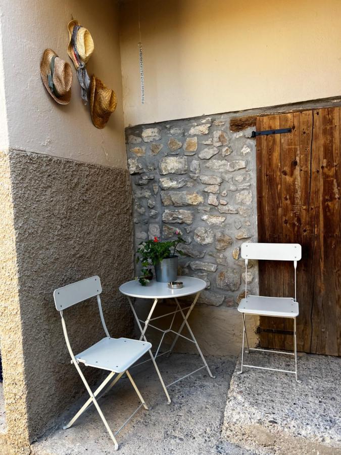 Apartaments La Pertusa 2O Corca  Екстериор снимка